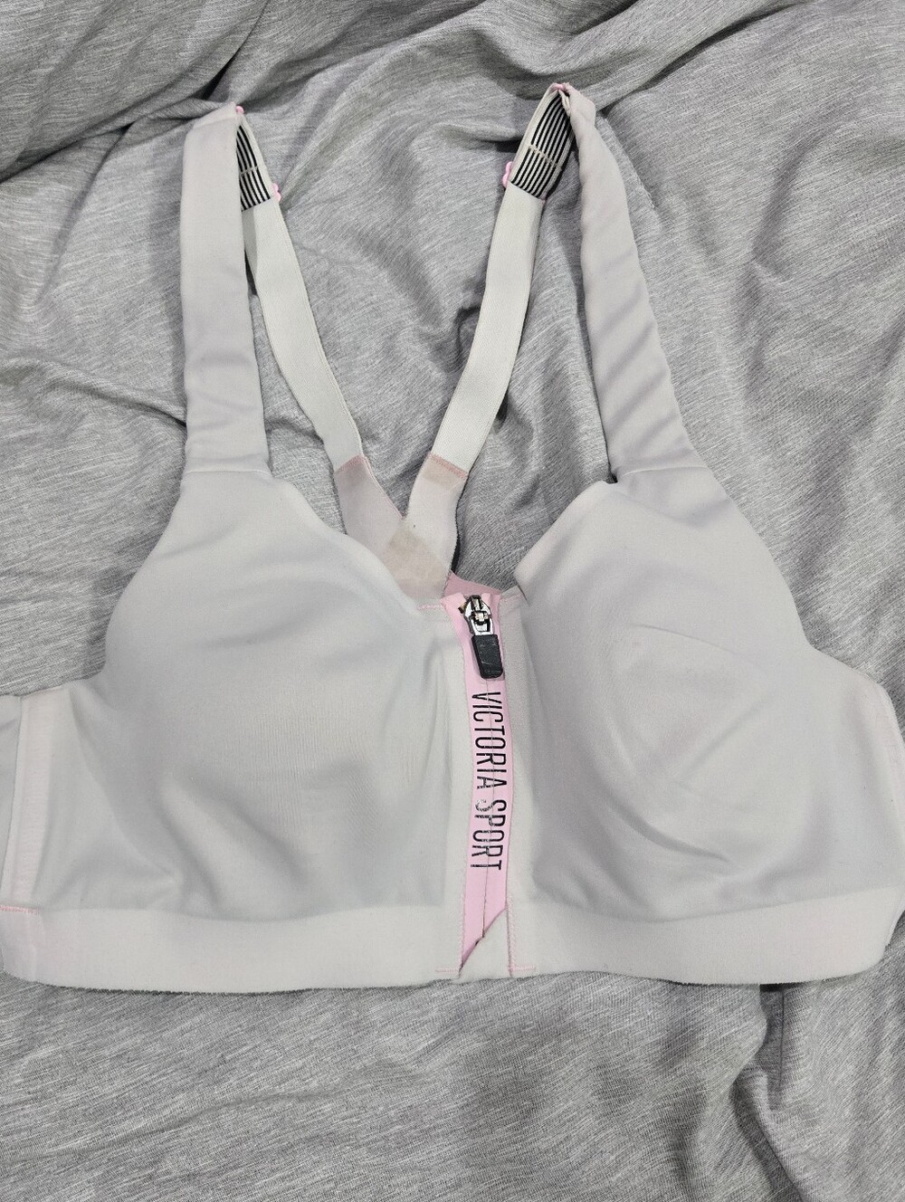 Victoria's Secret Incredible Knockout Sports Bra 34B